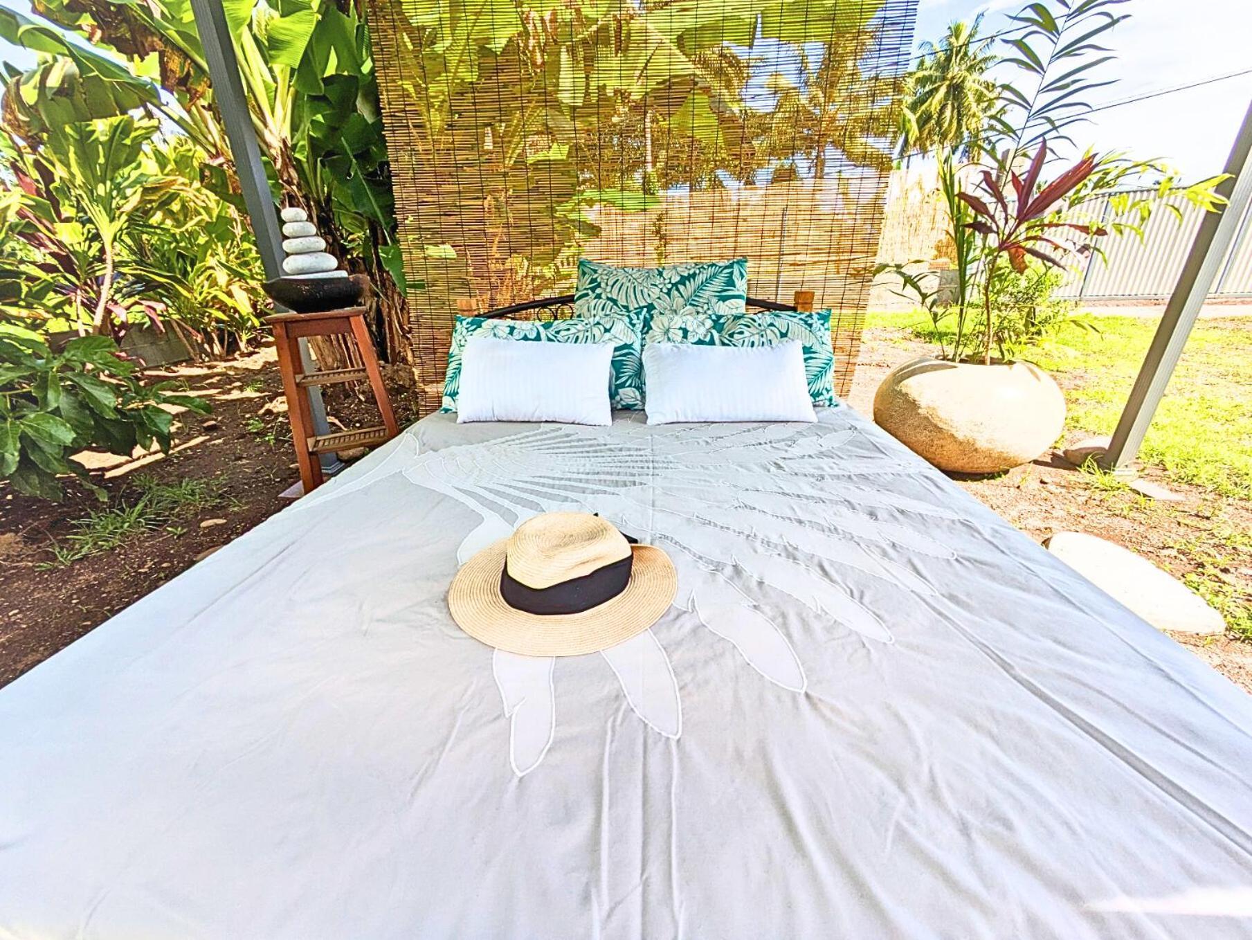 Natura Om Teahupoo Surf Lodge Toanoano Luaran gambar